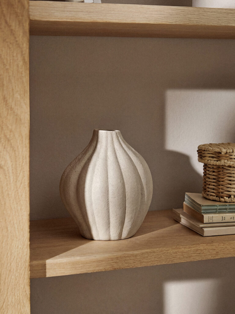 Ravora Dokulu Vazo (14 x 16 cm)