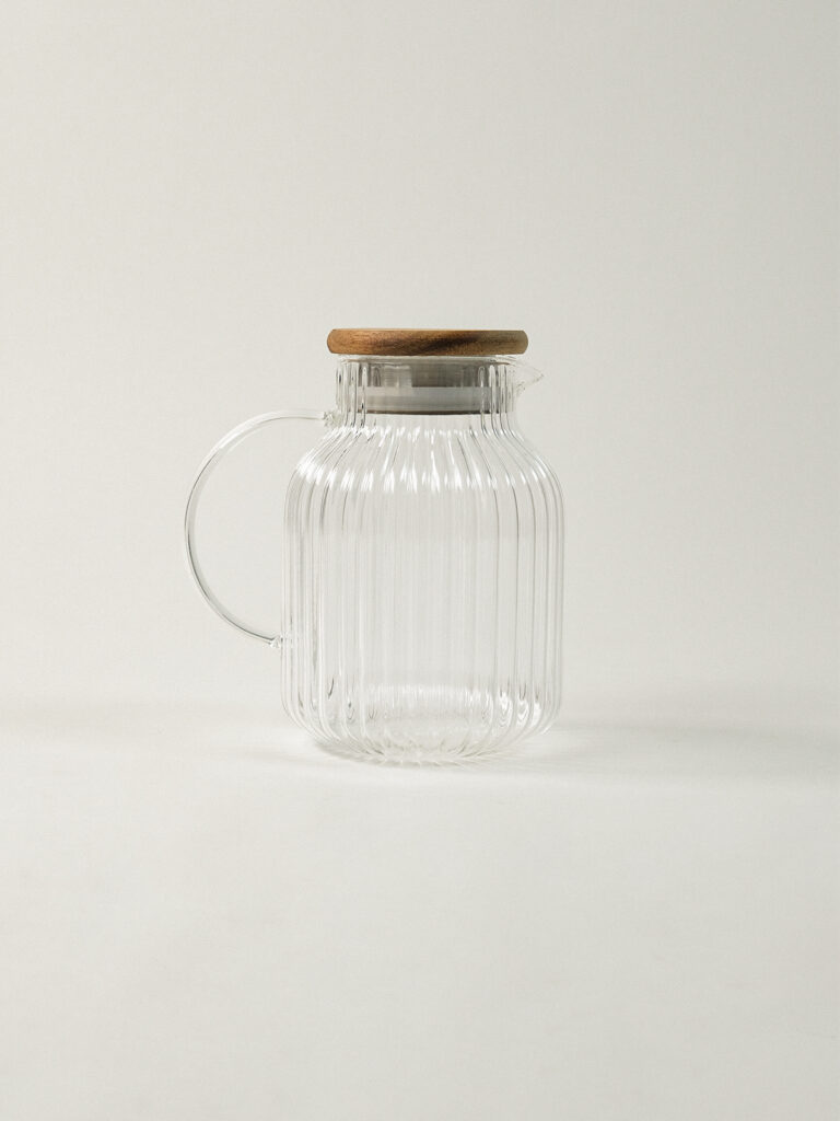 Carle Borosilikat Cam Akasya Kapaklı Sürahi (1500 ml)