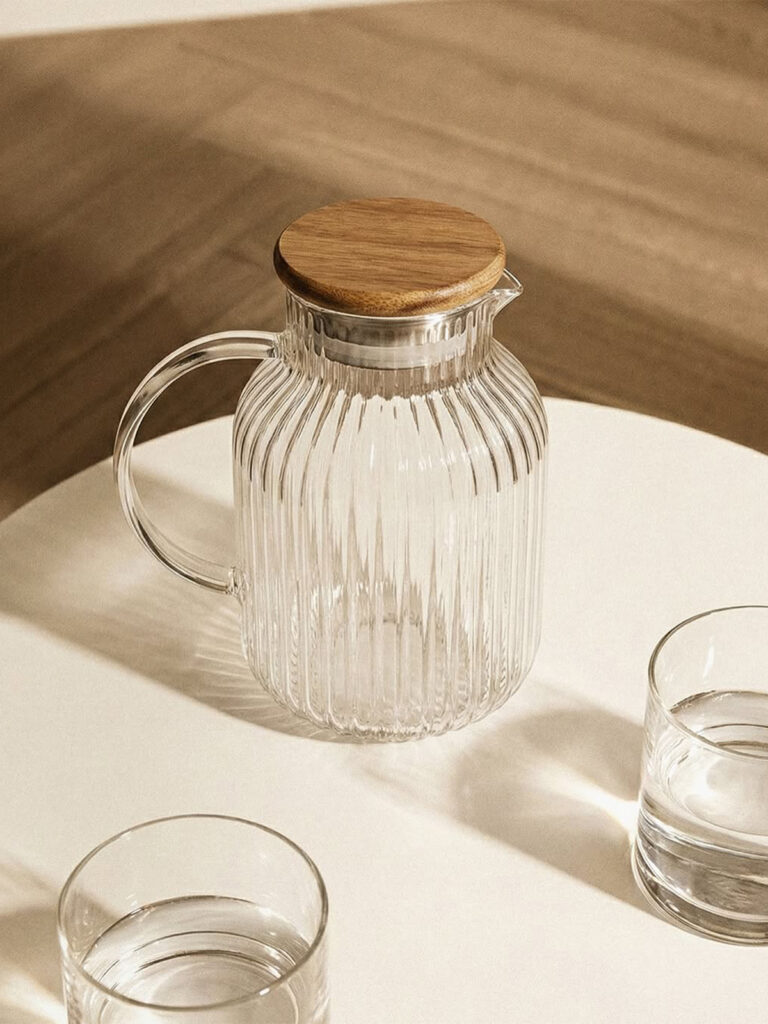 Carle Borosilikat Cam Akasya Kapaklı Sürahi (1500 ml)