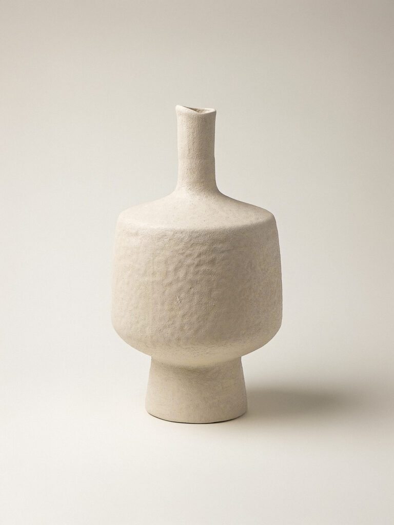 Numa Dokulu Seramik Vazo (19 x 35 cm)