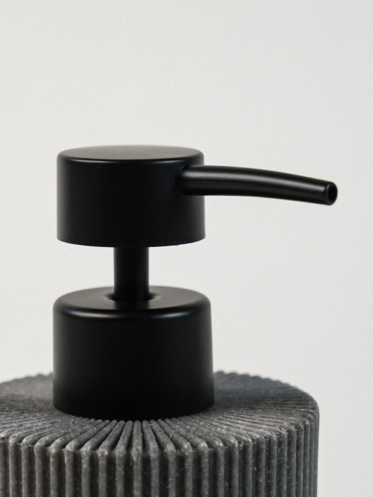 Silva Antrasit Polyresin Sıvı Sabunluk (300 ml)