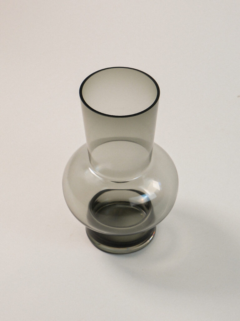 Evora Füme Cam Vazo (18 x 27 cm)