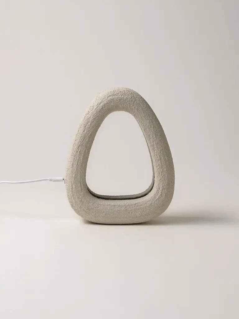 Ona Dokulu Led Masa Lambası (16 x 20,5 cm)