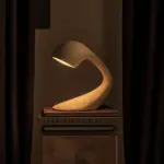 Nomi Dokulu Led Masa Lambası (19 x 21 cm)