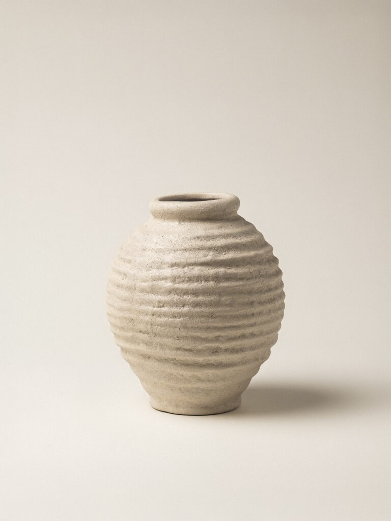 Nomi Seramik Dokulu Vazo (12 x 15 cm)