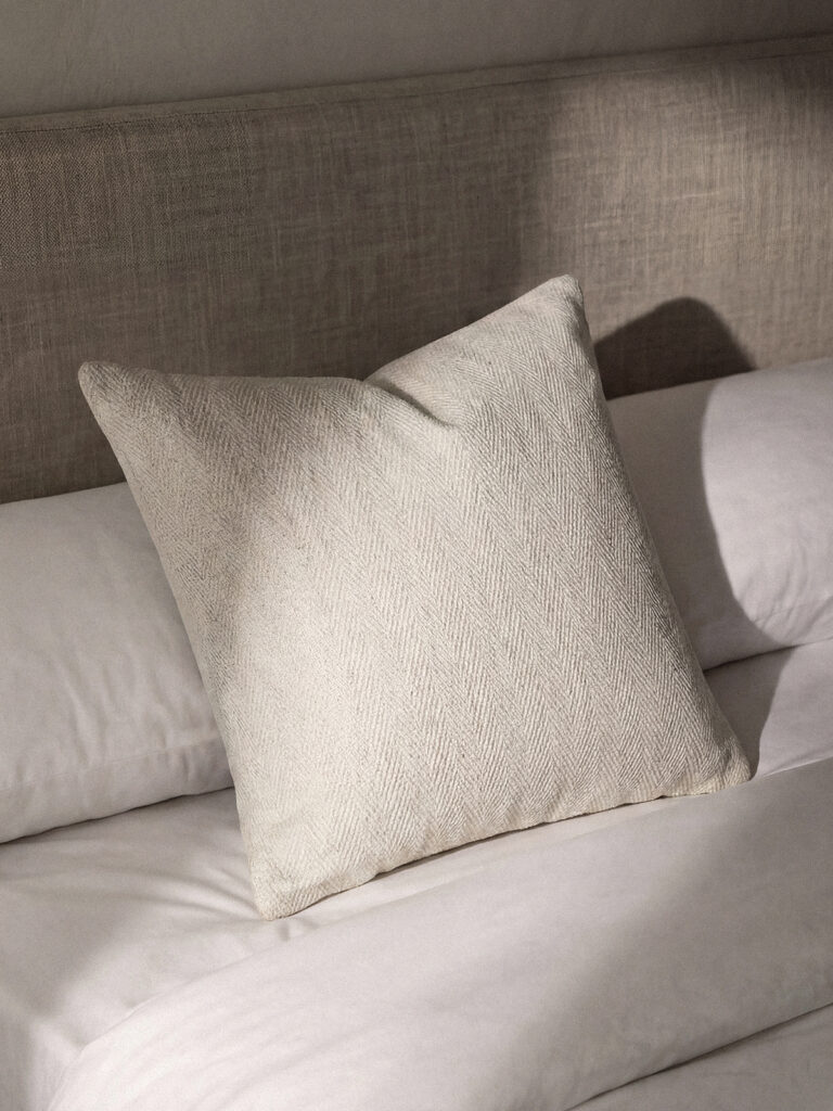 Asta Krem Kırlent Kılıfı (45 x 45 cm)