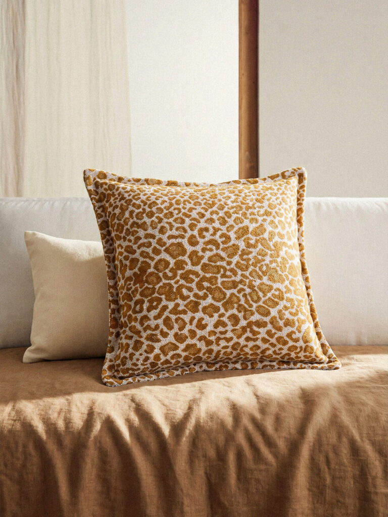 Melo Leopar Desenli Kırlent Kılıfı  (45 x 45 cm)