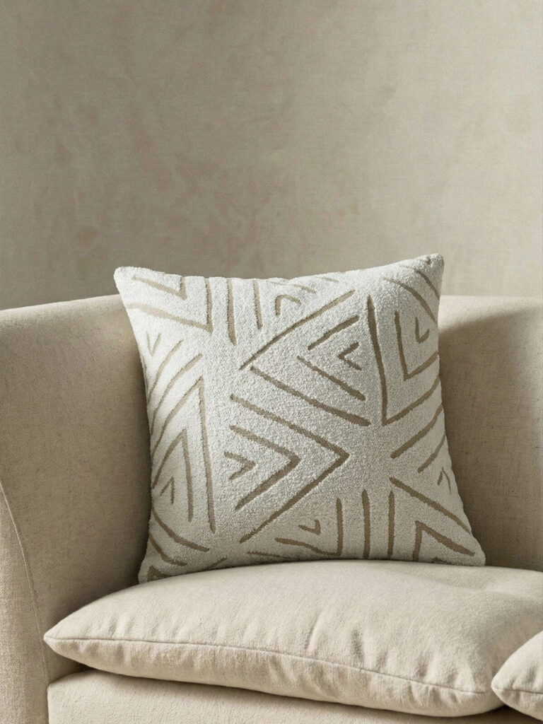 Sorell Beyaz Kırlent Kılıfı (45 x 45 cm)