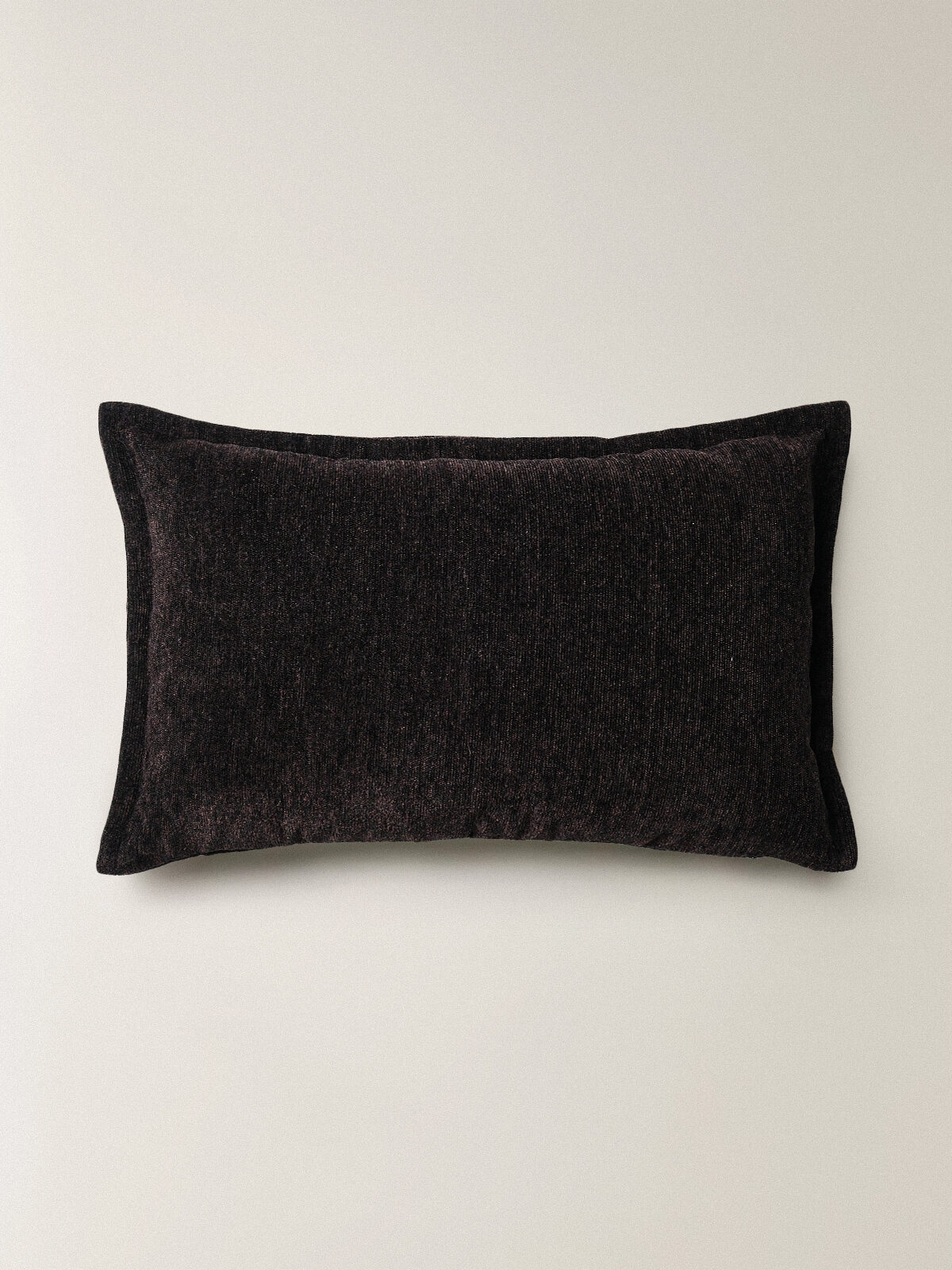 Vela Dikdörtgen Acı Kahve Kırlent Kılıfı (35 x 55 cm) Vela Dikdörtgen Acı Kahve Kırlent Kılıfı (35 x 55 cm) - Görsel 1