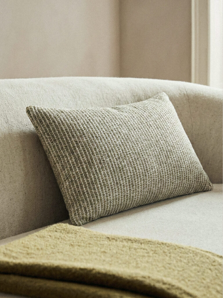 Dune Dikdörtgen Doğal Lif Karışımlı Açık Yeşil Kırlent Kılıfı (35 x 55 cm)