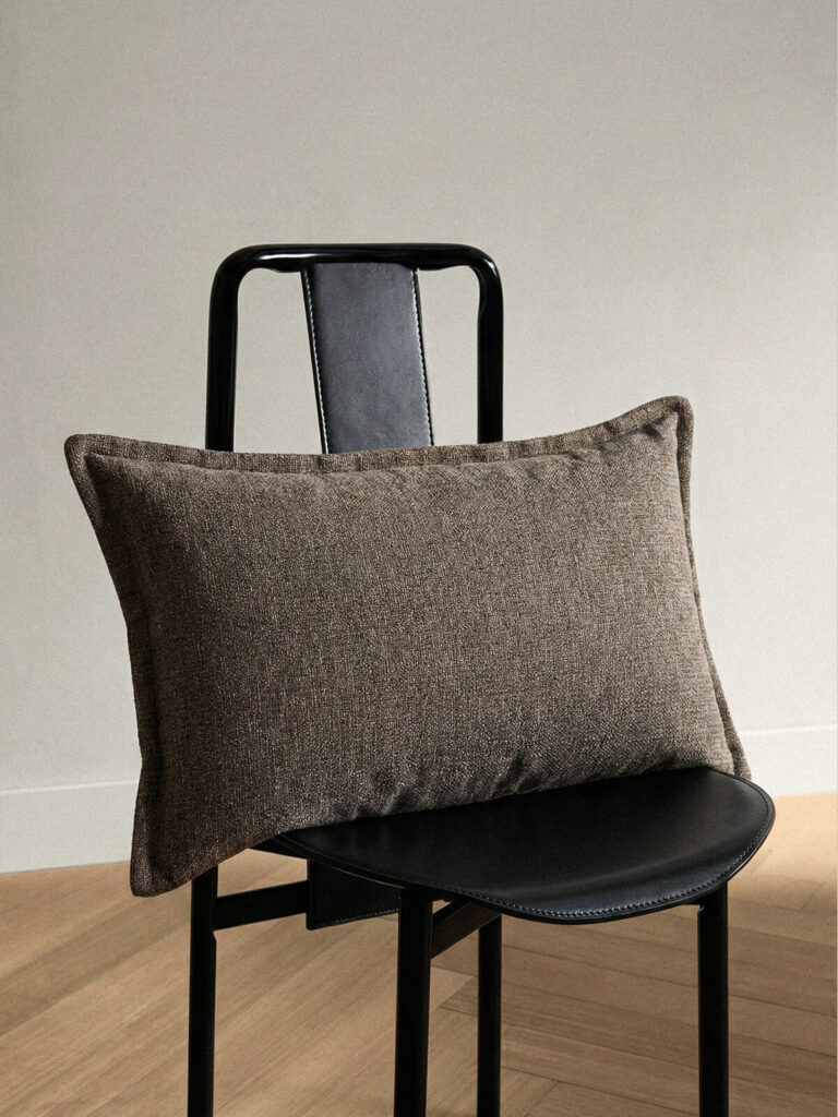 Vela Dikdörtgen Açık Kahve Kırlent Kılıfı (35 x 55 cm)