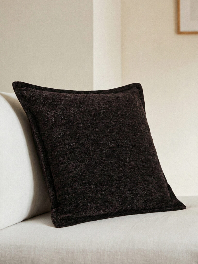 Vela Acı Kahve Kırlent Kılıfı (45 x 45 cm)