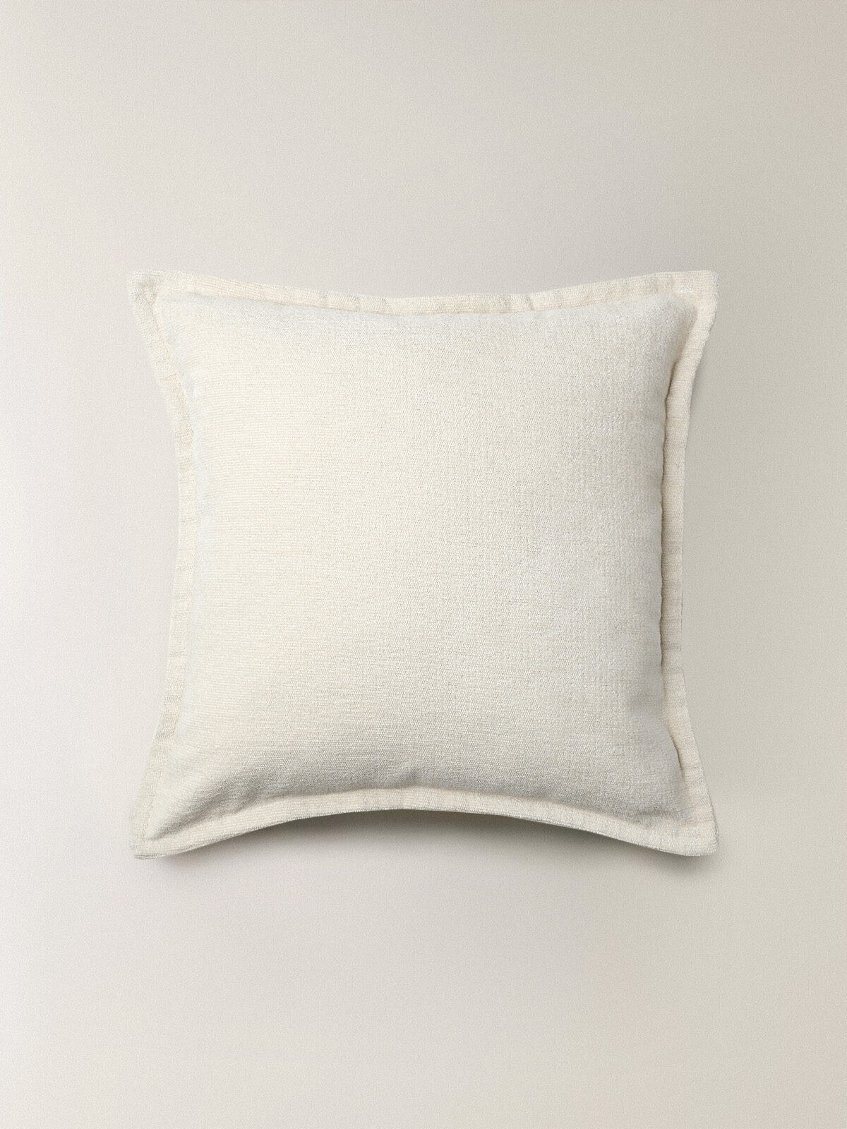 Vela Krem Kırlent Kılıfı (45 x 45 cm) Vela Krem Kırlent Kılıfı (45 x 45 cm) - Görsel 1