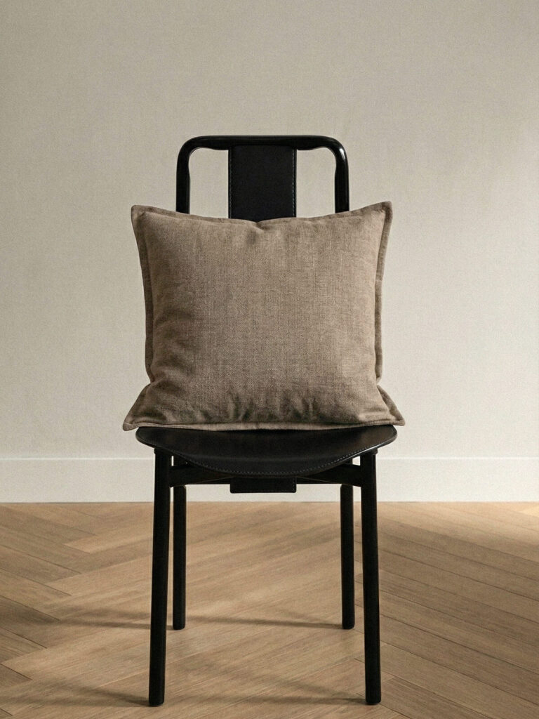 Vela Açık Kahve Kırlent Kılıfı (45 x 45 cm)