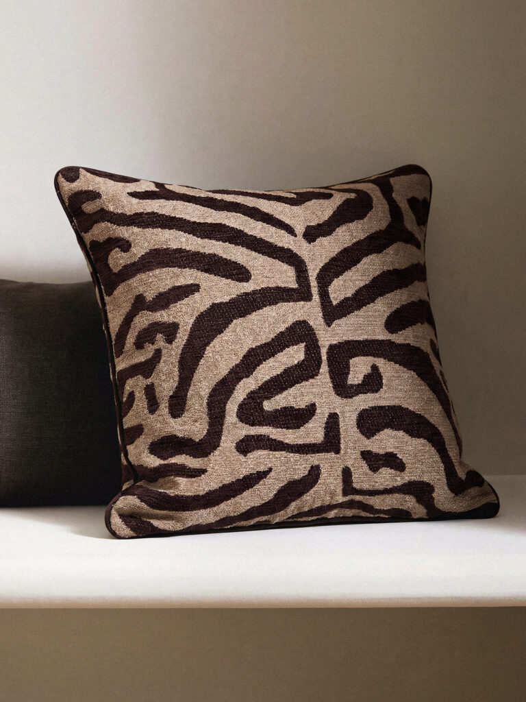 Velm Kahverengi Kırlent Kılıfı (45 x 45 cm)