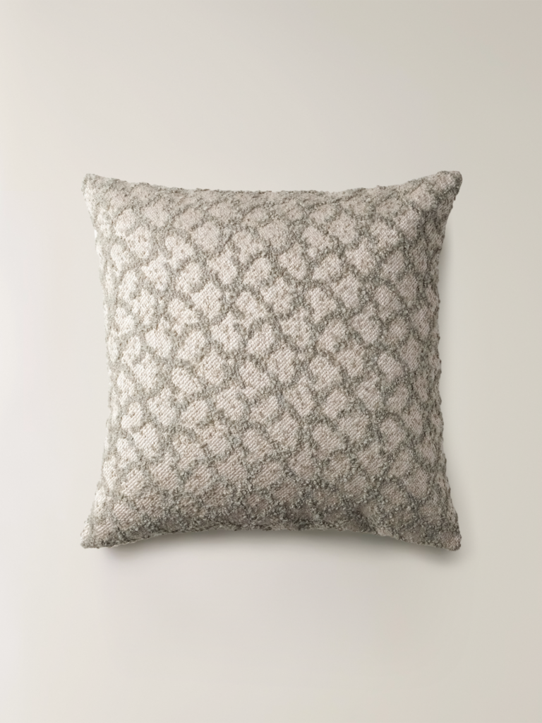 Lora Adaçayı Yeşili Kırlent Kılıfı (45 x 45 cm)
