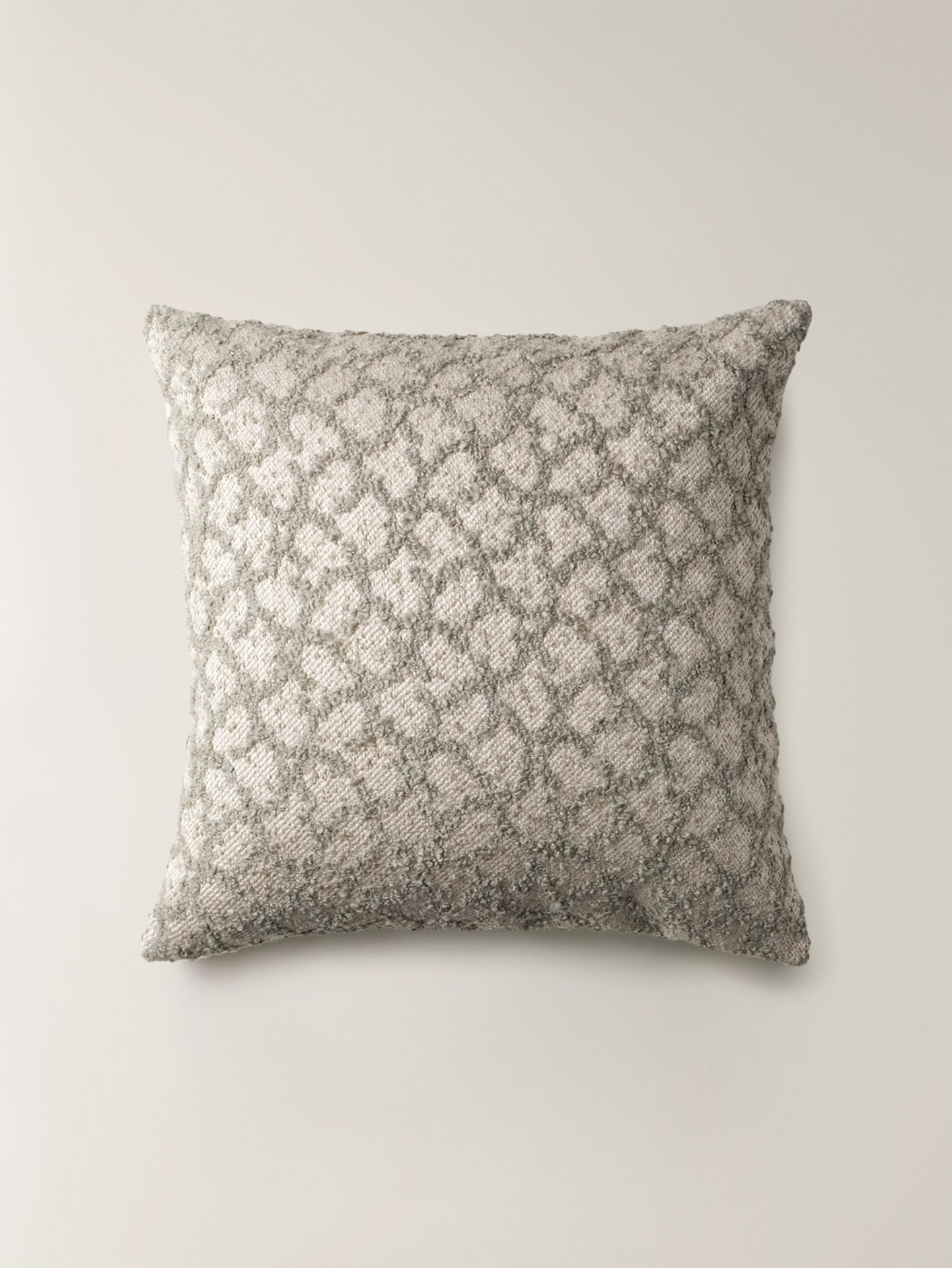 Lora Adaçayı Yeşili Kırlent Kılıfı (45 x 45 cm) Lora Adaçayı Yeşili Kırlent Kılıfı (45 x 45 cm) - Görsel 1