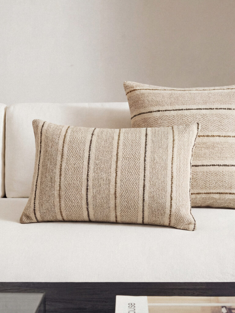 Velora Dikdörtgen Krem Kırlent Kılıfı (35 x 55 cm)