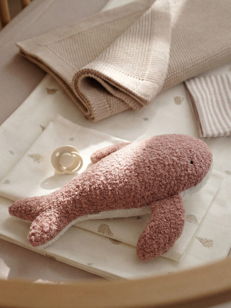 Pembe Balina Formlu Uyku Arkadaşı (30 x 36 cm)