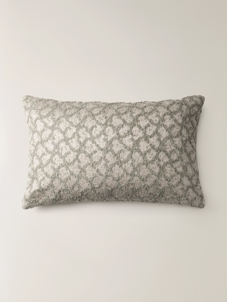 Lora Dikdörtgen Adaçayı Yeşili Kırlent Kılıfı (35 x 55 cm)